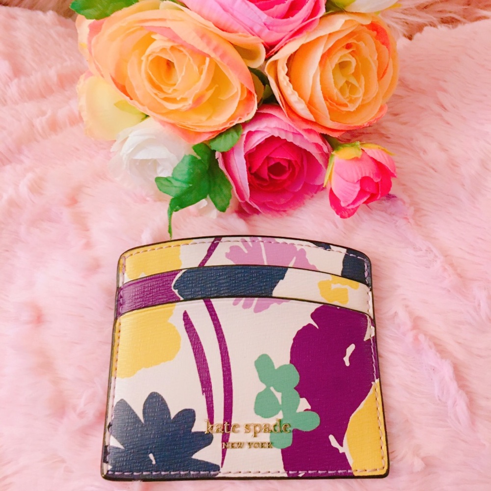 🌴SUMMER SALE 🌴💯✔️Authentic Kate Spade Card Case